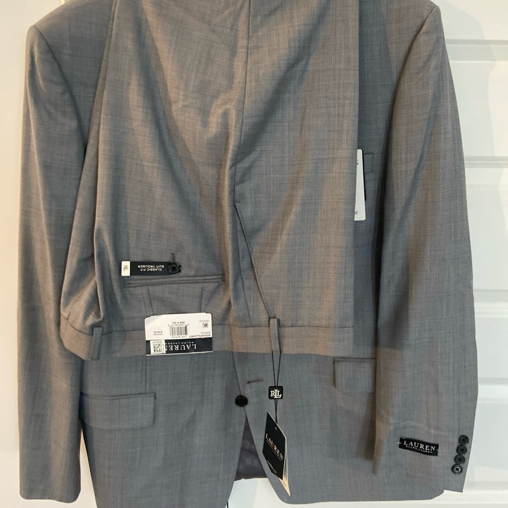 Ralph Lauren Elegant Gray Suit NWT reg $450.00 48L X 38W X 30L Pants